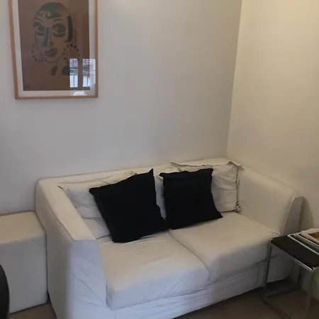 2 Pieces Proche Tour Eiffel, Trocadero Et Ocde *